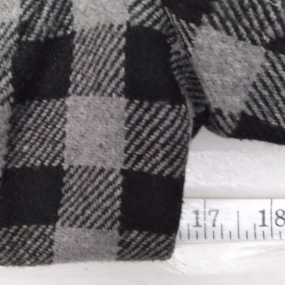 𝅺buffalo Plaid crooped  Blazer - Picture 7 of 8